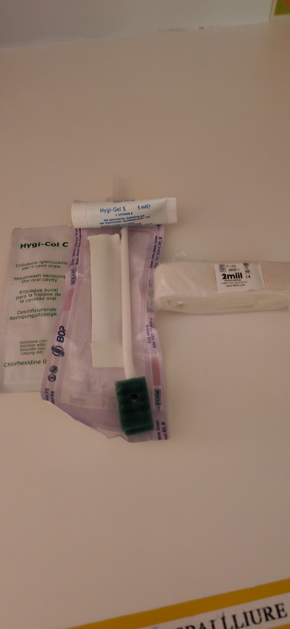 Material d’higiene bucal amb dispositiu tipus Haid